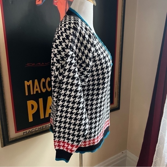 BEST American Clothing Company Vintage Black White Red Blue Houndstooth Sweater - Picture 5 of 12